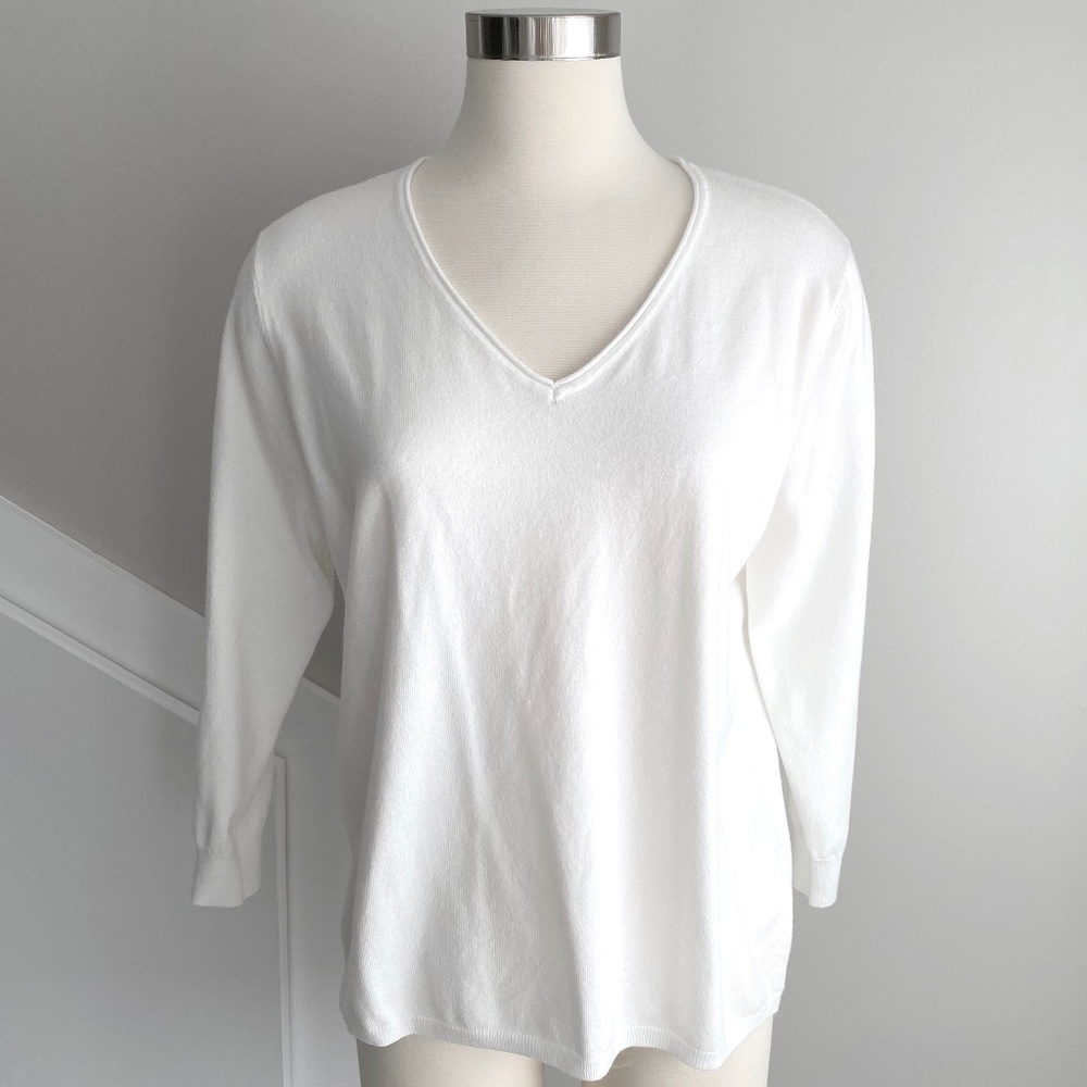 Milano V Neck Lightweight Sweater in White - Size XL